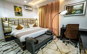 Roston Hotels